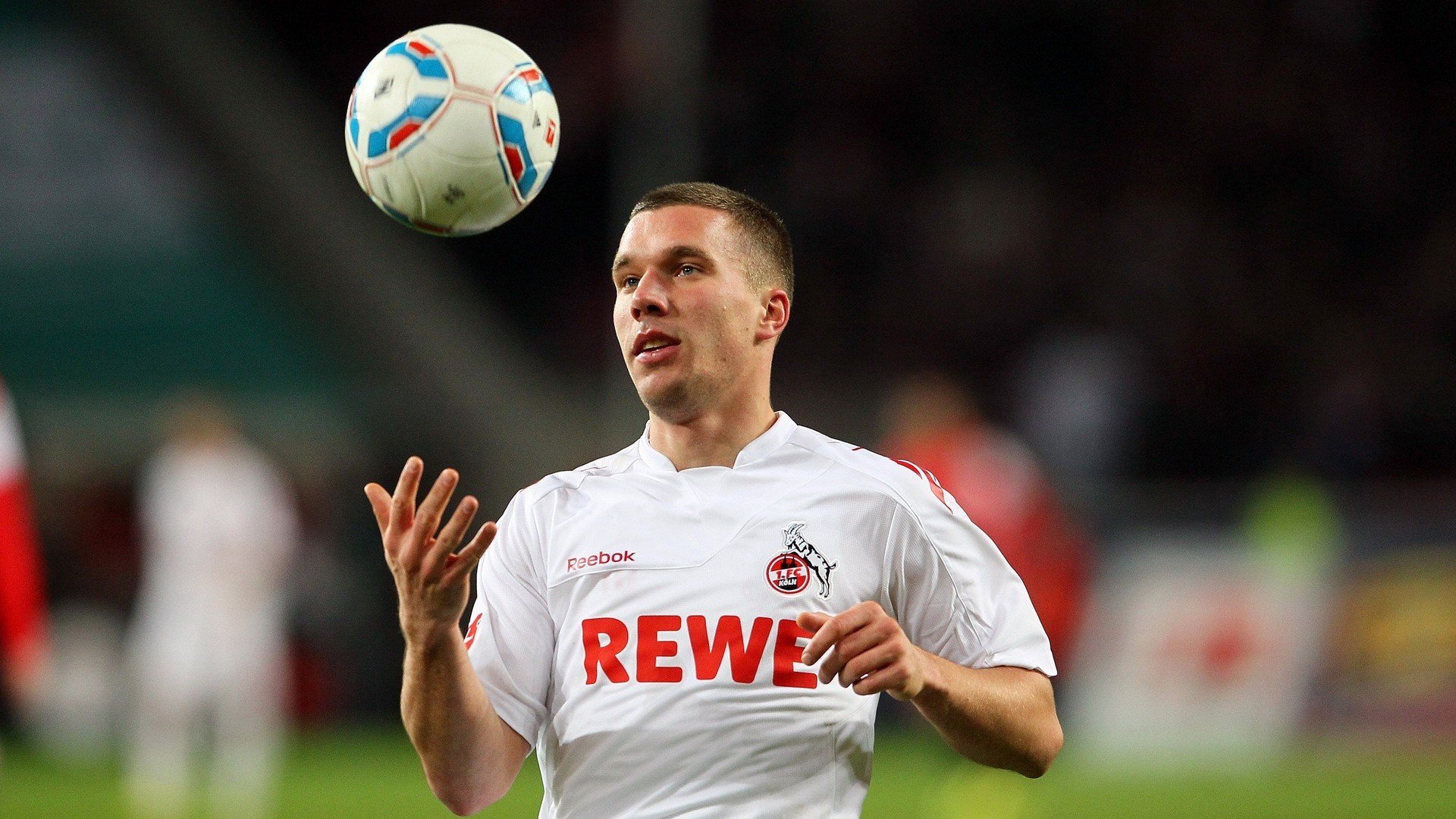 “英雄救援”——赛场紧急救援中的感人瞬间，紧急救援 英雄